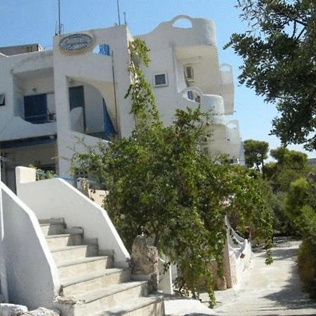 Efrosyni Apartments Agia Marina  المظهر الخارجي الصورة