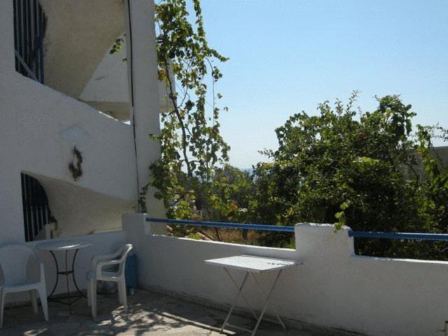 Efrosyni Apartments Agia Marina  المظهر الخارجي الصورة