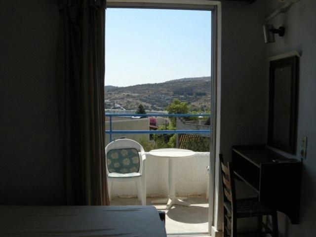 Efrosyni Apartments Agia Marina  المظهر الخارجي الصورة