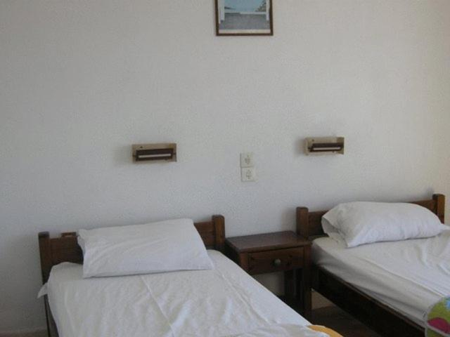 Efrosyni Apartments Agia Marina  المظهر الخارجي الصورة